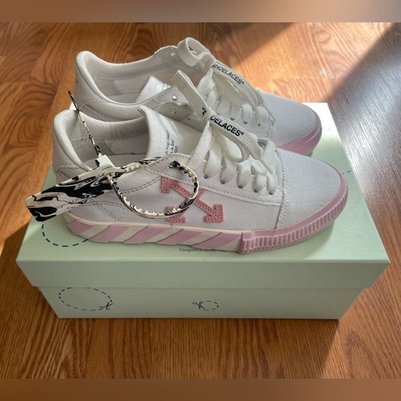 Off-White Shoes - Off-White sneakers